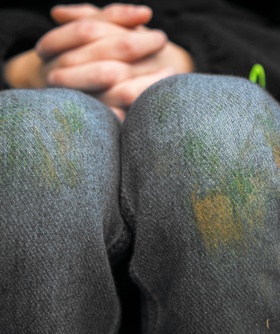 grass stain knees