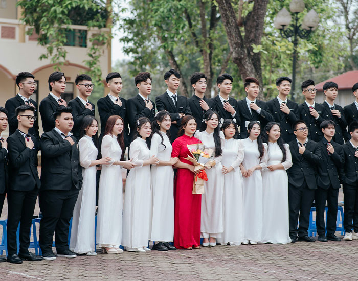 vietnamese school graduation