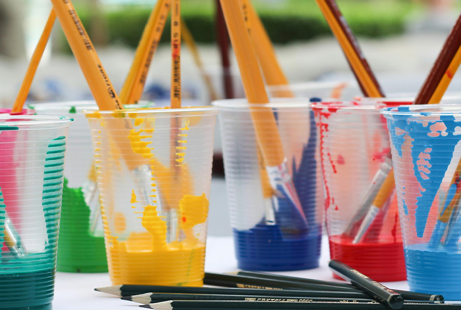 oil paint pots